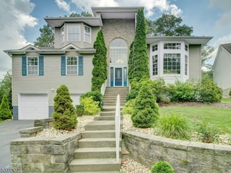 3 Eliot Ct, Ledgewood, NJ 07852