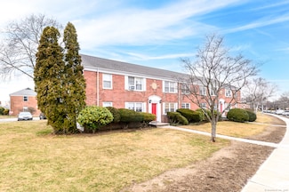 6 Revere Dr Unit 4, Stamford, CT 06902