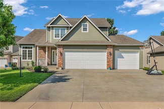 3215 Huntington Rd, Lawrence, KS 66049