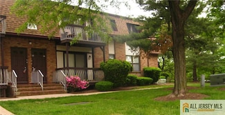 903 N Oaks Blvd, North Brunswick, NJ 08902