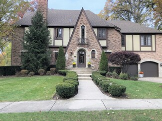226 Forest Ave, Itasca, IL 60143