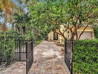 1970 Canterbury Cir, Wellington, FL 33414