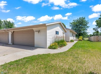 3008 18th St S, Fargo, ND 58103