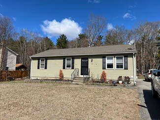 70 Pleasant View Dr, Dayville, CT 06241