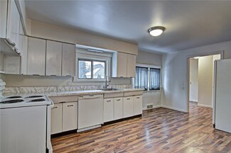 304 S High St, Zelienople, PA 16063