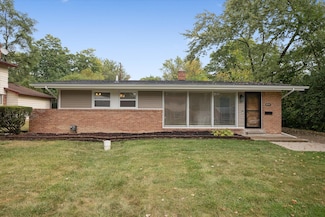 29484 Spring Hill Dr, Southfield, MI 48076