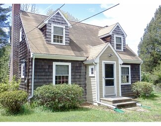 29 Walnut St, Saugus, MA 01906