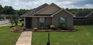 11 Moonlight Ct, Millbrook, AL 36054