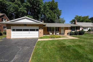 131 Maplecrest St SW, North Canton, OH 44720