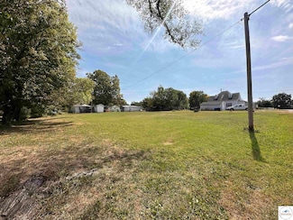 424 N Veterans Memorial Dr, Sedalia, MO 65301