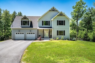 633 Ray Rd, Henniker, NH 03242