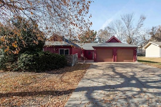 2021 Shirley Ln, Manhattan, KS 66502