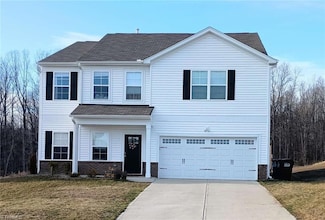 1938 Branch Crossing Dr, Thomasville, NC 27360