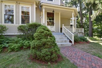82 Central St, Auburndale, MA 02466