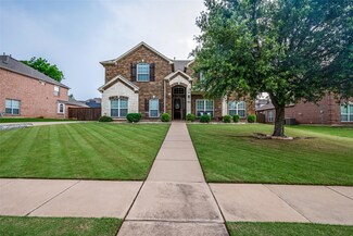 916 Sunrise Dr, Kennedale, TX 76060