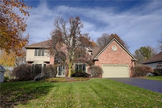 25 Mount Eagle Dr, Penfield, NY 14526