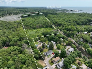 12 Bowhay Hill Rd, Branford, CT 06405