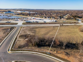 002 S Faith Ct, Bolivar, MO 65613