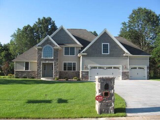 7195 Vail Dr, Kalamazoo, MI 49009