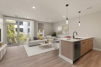 211 Green St Unit 212, Jamaica Plain, MA 02130