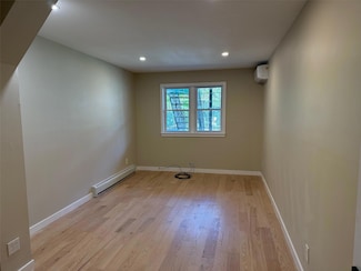 22-56 Steinway St, Astoria, NY 11105
