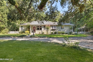 3801 Dantzler St, Moss Point, MS 39563