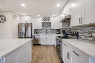 1890 Bald Eagle Dr Unit B, Naples, FL 34105