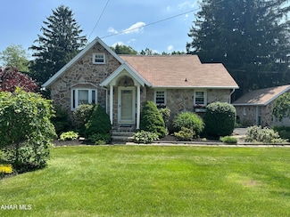 328 Avalon Rd, Altoona, PA 16601