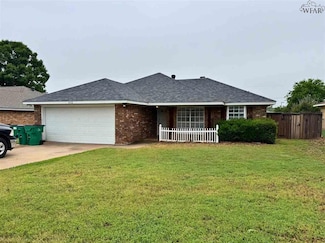 1112 Lisa Ln, Burkburnett, TX 76354