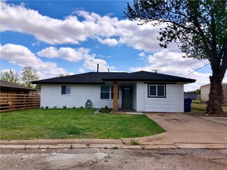 713 Coventry Cir, Cordell, OK 73632