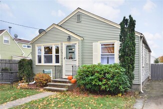 146 Westcott Ave, Cranston, RI 02910