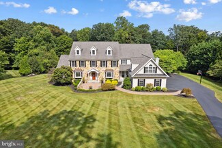 3 Whisper Ln, Malvern, PA 19355