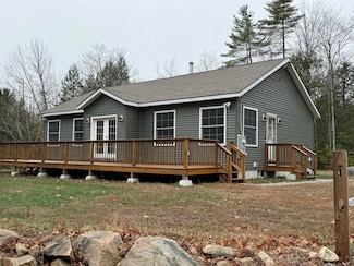 25 Harvest Ln, Bridgton, ME 04009