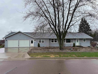 309 Munes St, Athens, WI 54411