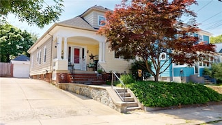 36 Lindy Ave, Providence, RI 02908