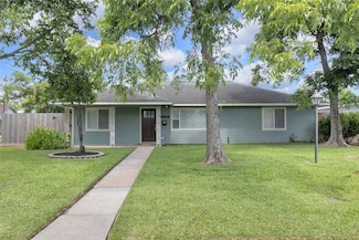 2934 Robertson St, Houston, TX 77009