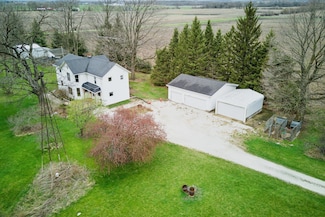 2630 Sheard Rd, Burlington, WI 53105