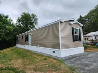 132 Cubb Ct, Windsor, VT 05089