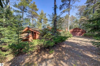 5593 Leland Woods Rd, Leland, MI 49654