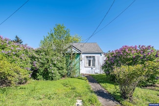 705 Tangent St, Lebanon, OR 97355