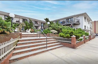 65 W Broadway Unit 2G, Long Beach, NY 11561