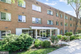 2710 Macomb St NW Unit 202, Washington, DC 20008