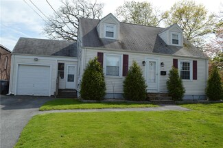 14 Haverford Rd, Warwick, RI 02886