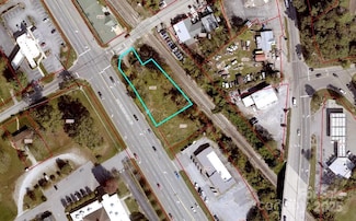 2412 Hendersonville Rd, Asheville, NC 28704