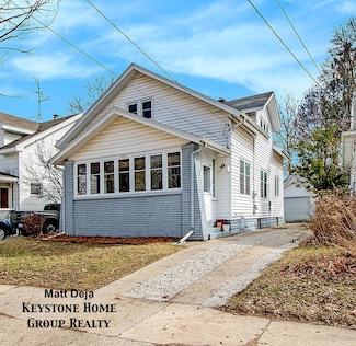 414 Knapp St NE, Grand Rapids, MI 49505