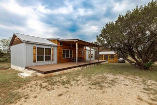 106 Homillus Rd E, Comfort, TX 78013