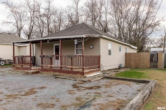 822 W Lindell St, West Frankfort, IL 62896