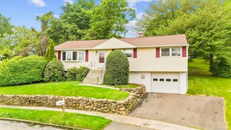 110 Hesse Rd, Hamden, CT 06517