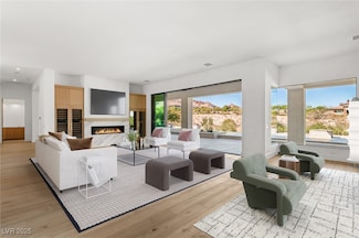 24 Soaring Bird Ct, Las Vegas, NV 89135