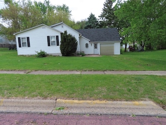 114 W 2nd St S, Truman, MN 56088
